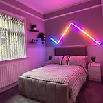 Cosy Detached House In Bradford